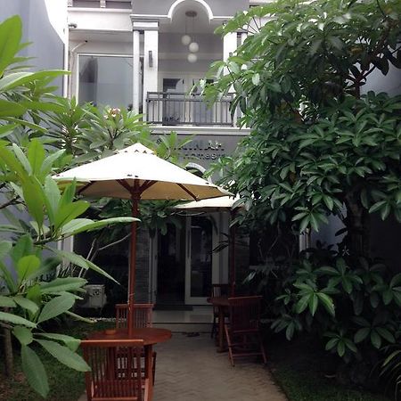 Safa Homestay Yogyakarta Buitenkant foto