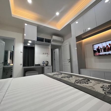 Safa Homestay Yogyakarta Buitenkant foto