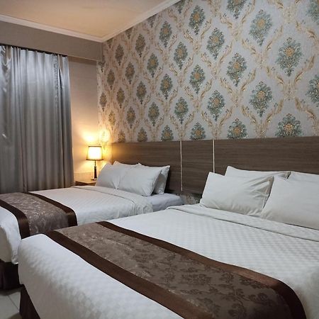 Safa Homestay Yogyakarta Buitenkant foto
