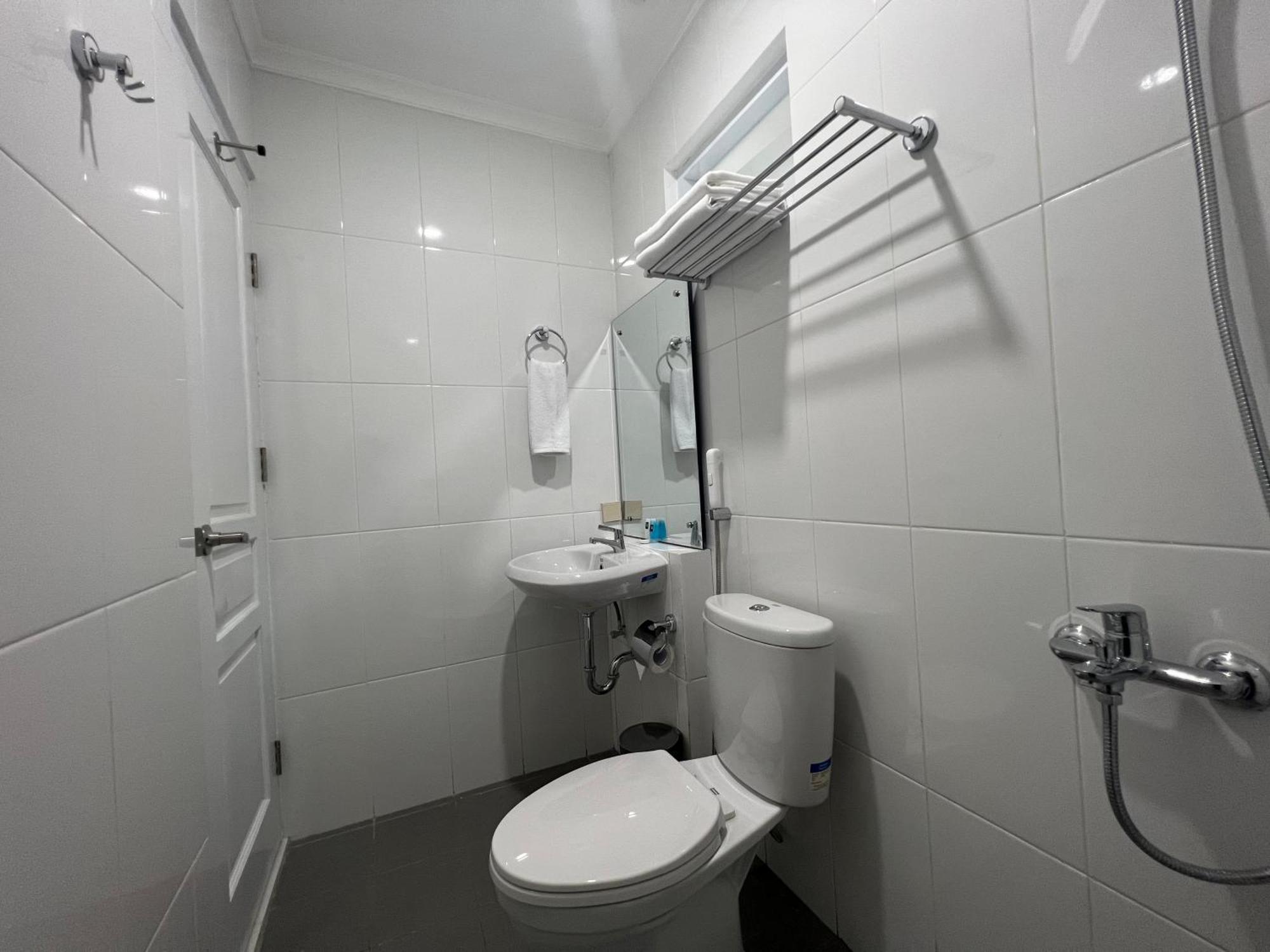 Safa Homestay Yogyakarta Buitenkant foto