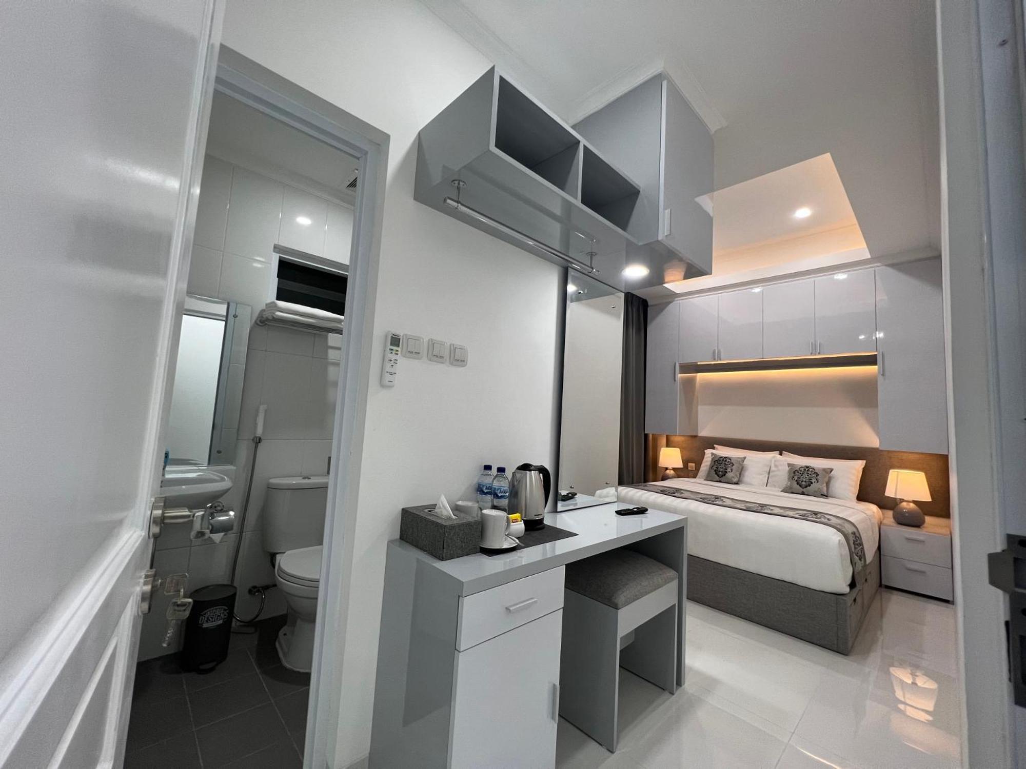Safa Homestay Yogyakarta Buitenkant foto