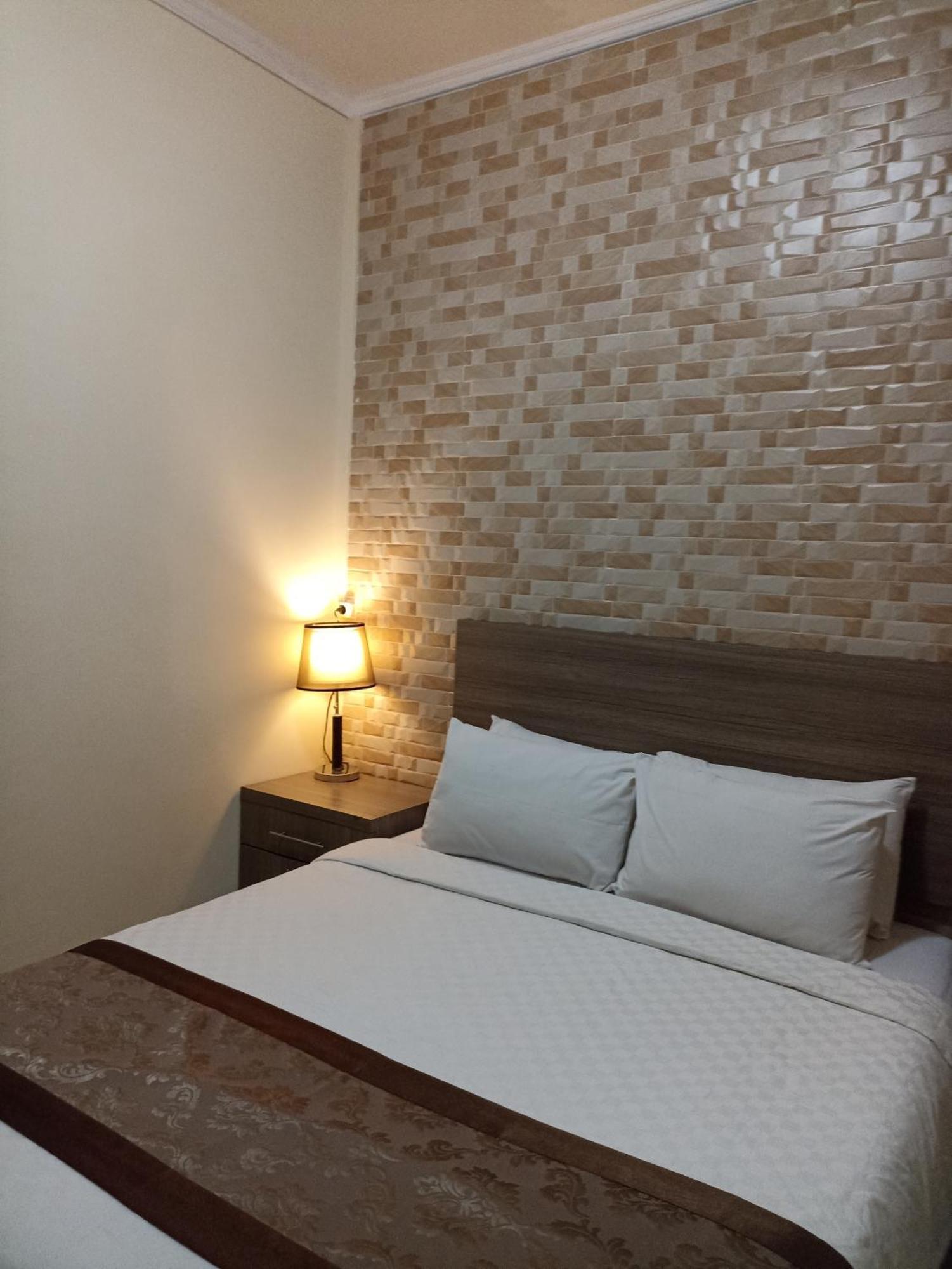 Safa Homestay Yogyakarta Buitenkant foto