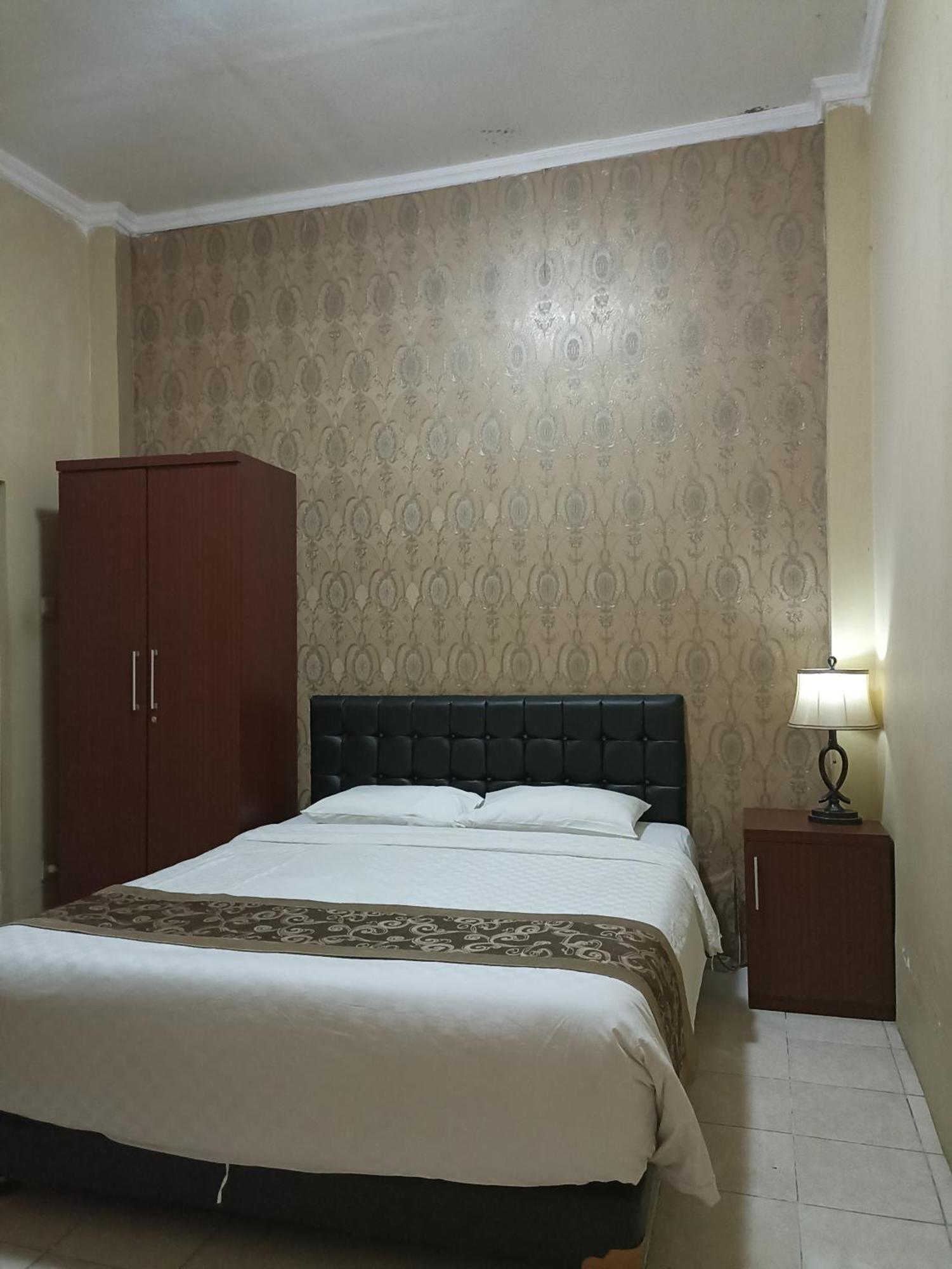 Safa Homestay Yogyakarta Buitenkant foto