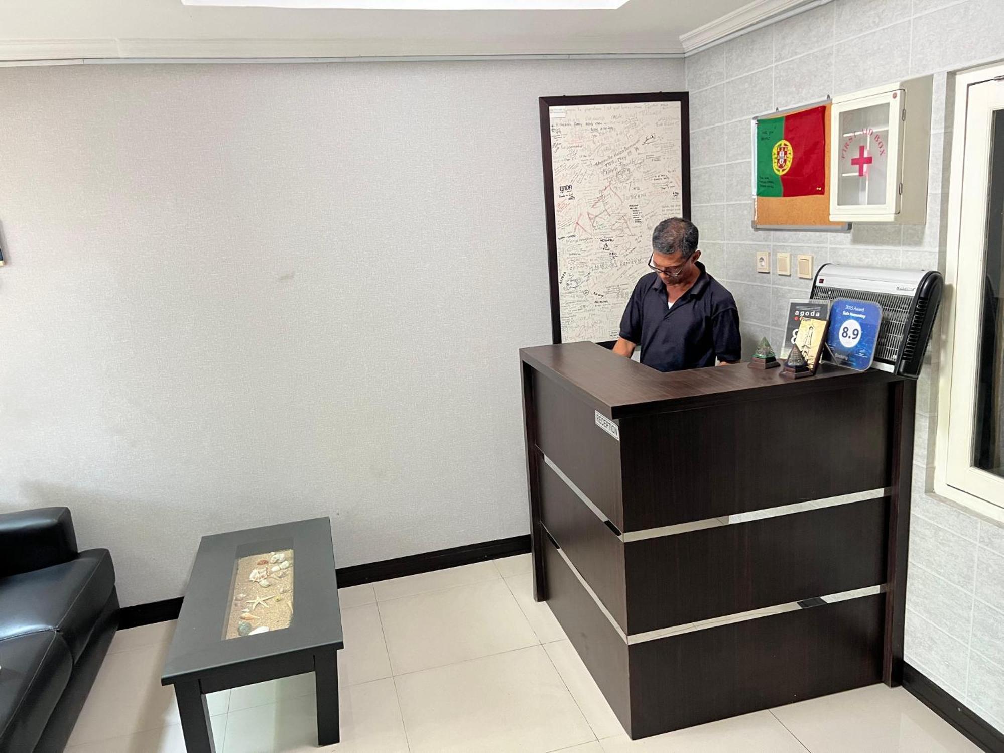 Safa Homestay Yogyakarta Buitenkant foto