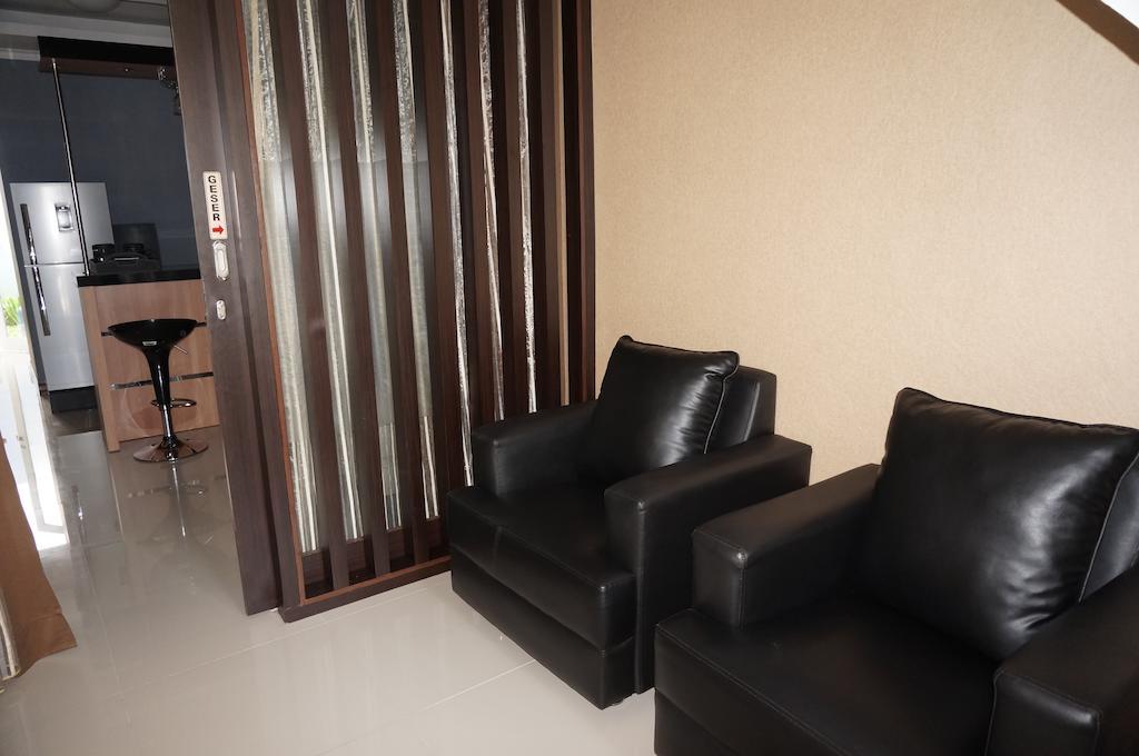 Safa Homestay Yogyakarta Buitenkant foto