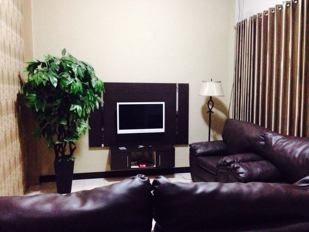 Safa Homestay Yogyakarta Buitenkant foto